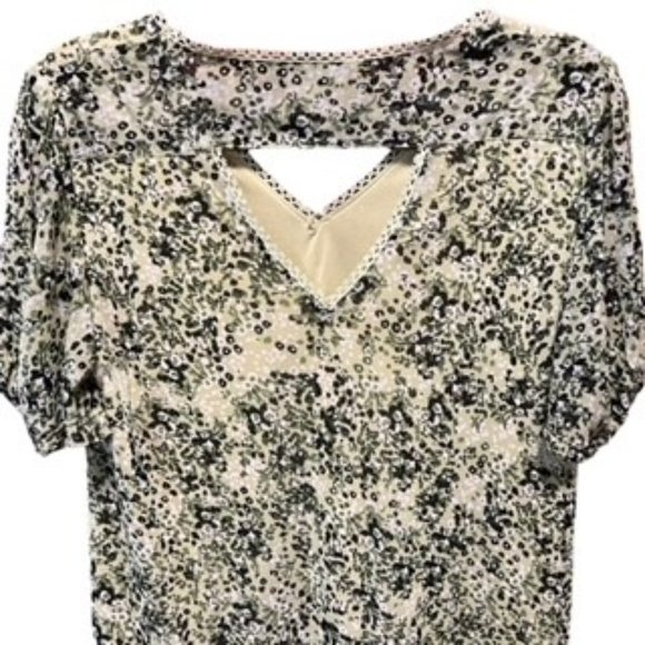 Skye's the Limit Cute Green Summer Top - Picture 2 of 6